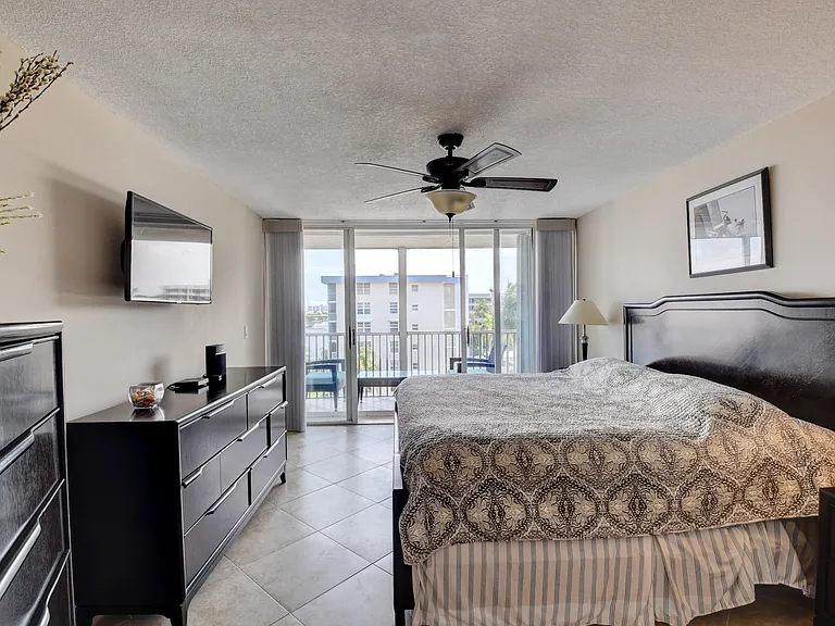 1 Harbourside Dr #3603 — Photo 29