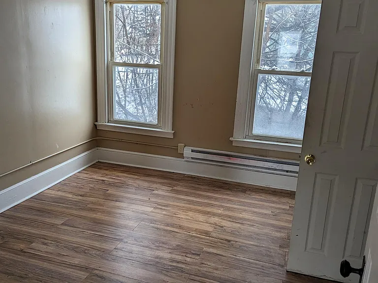 71 Divinity St — Photo 3