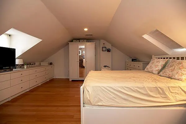 182A Christopher Columbus Dr #2 — Photo 5