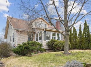 8 Espy Rd, Caldwell, NJ 07006