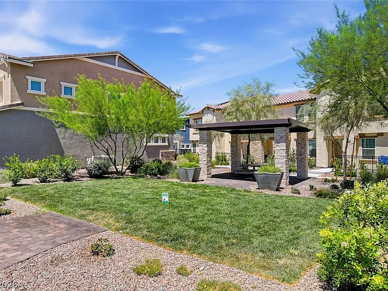 1137 Meadow Sparrow Pl — Photo 57