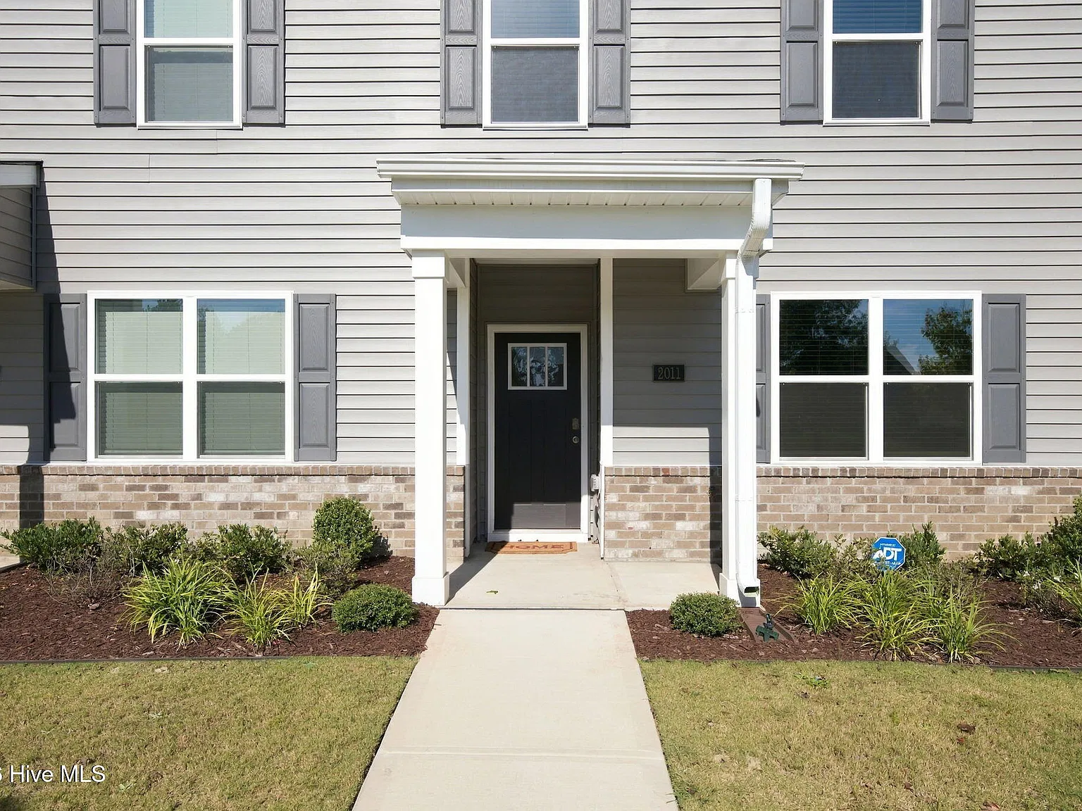 3 bed, 2.5 bath, $1,950 — Photo 1