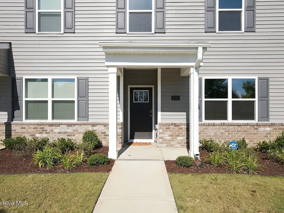 2011 Clock Rd