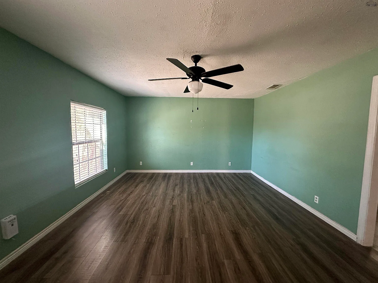 2 bed, 2.0 bath, 1092 sqft, $1,000 — Photo 2