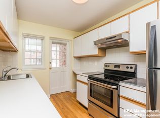 33 Hammond Pond Pkwy #R7, Chestnut Hill, MA 02467