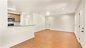3 bed, 2.0 bath, 1100 sqft, $1,400 — Photo 3