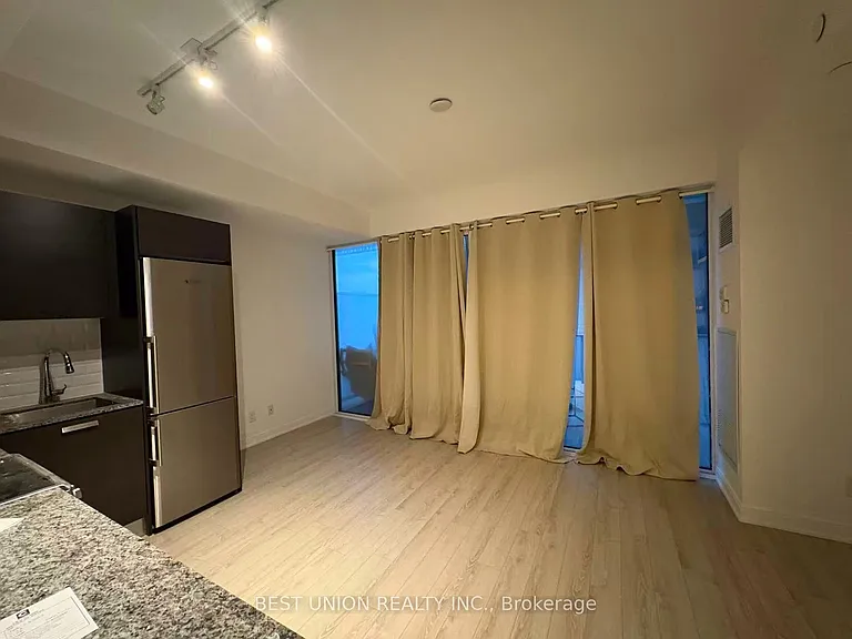 42 Charles St E #2106 — Photo 3