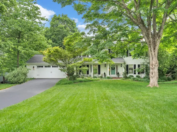 2030 Knollwood Rd SW, Roanoke, VA 24018