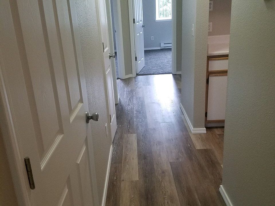 3 bedroom: hall to bedrooms