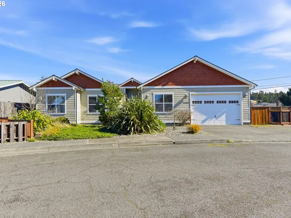 1400 Holloway Mews, Coos Bay, OR 97420