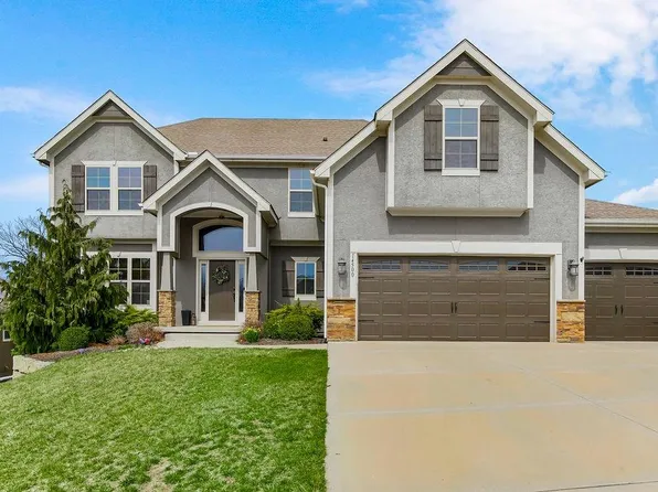 14500 Summit Rdg, Parkville, MO 64152