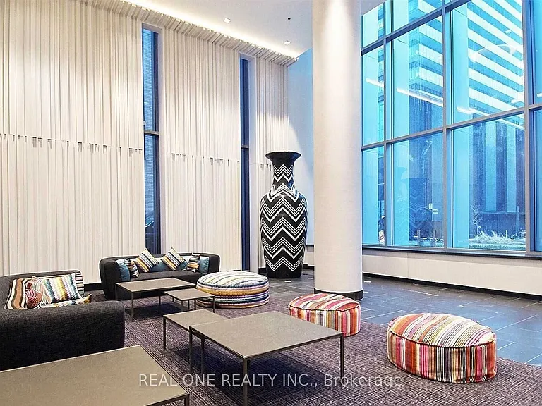 42 Charles St E #2904 — Photo 4