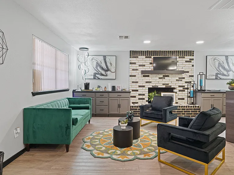 Diamond Crest Townhomes — Photo 20