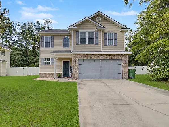 1221 Peacock Trl, Hinesville, GA 31313