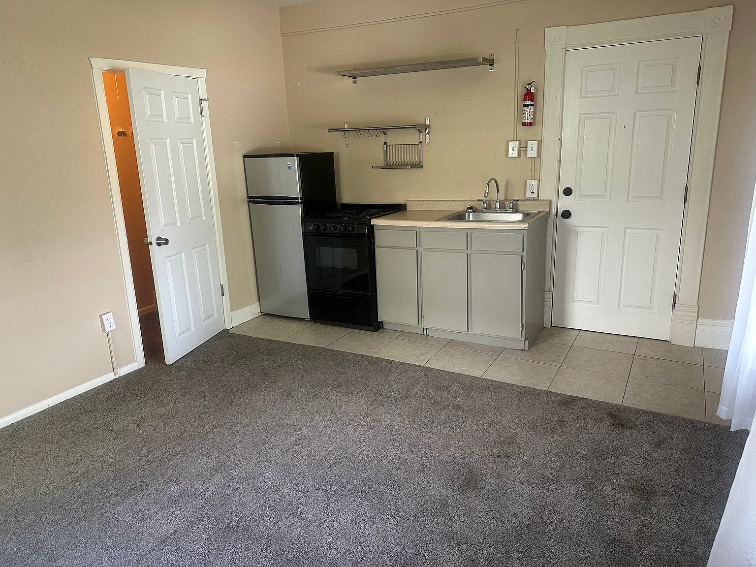 Studio, 250 sqft, $750 — Photo 2