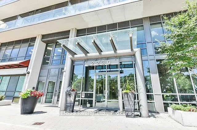 2230 Lake Shore Blvd W — Photo 3