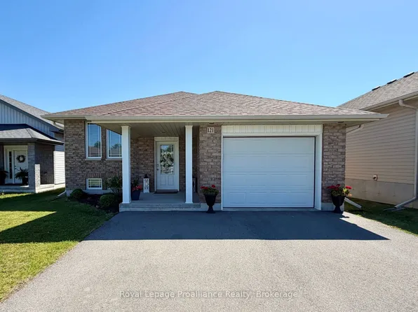121 Greenhill Ln, Belleville, ON K8N 0C7