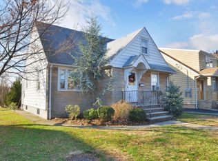 100 Strong St, Wallington, NJ 07057