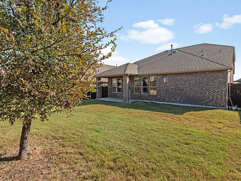 1413 Lake Grove Dr — Photo 38