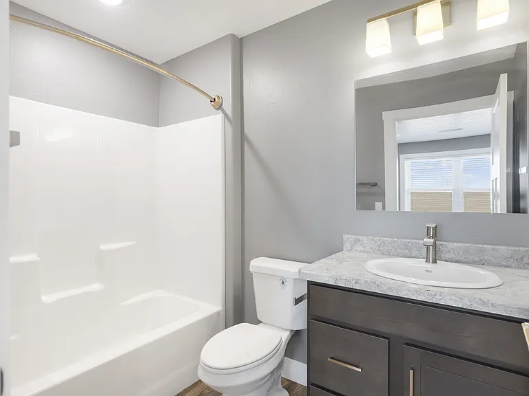 124 42nd Ave NE #3 — Photo 2