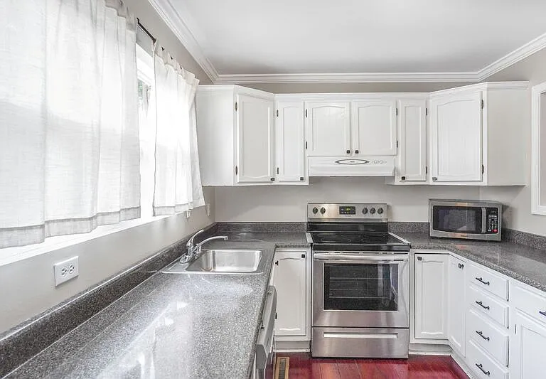 128 Kings Mill Dr — Photo 5