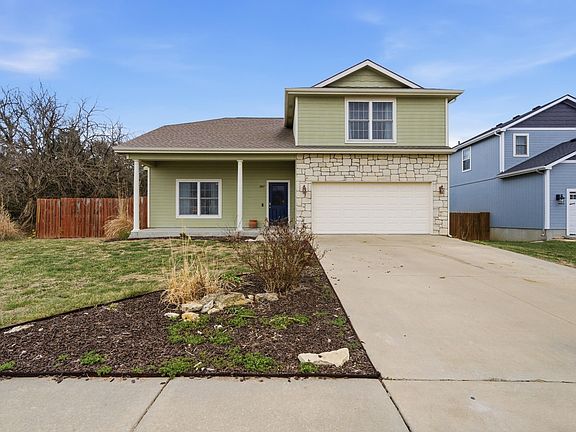 3rd image of 1937 Sutter Woods Rd