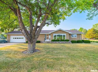 7360 Sky Ranch Rd, Manito, IL 61546