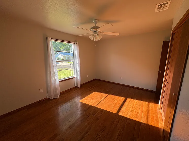 315 Ash St — Photo 12