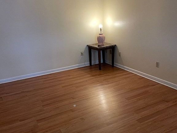 5th image of 61 Mystic St APT 15