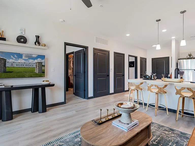 1BR, 1BA - 741SF - Living and Kitchen