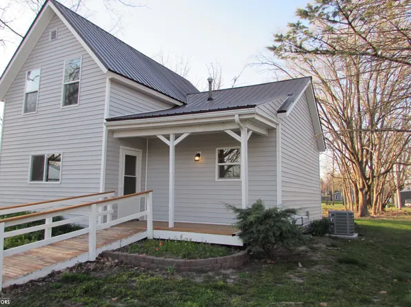 307 E Pine St, Winfield, IA 52659