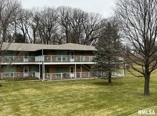 1104 Kimberly Rd UNIT 1114, Bettendorf, IA 52722