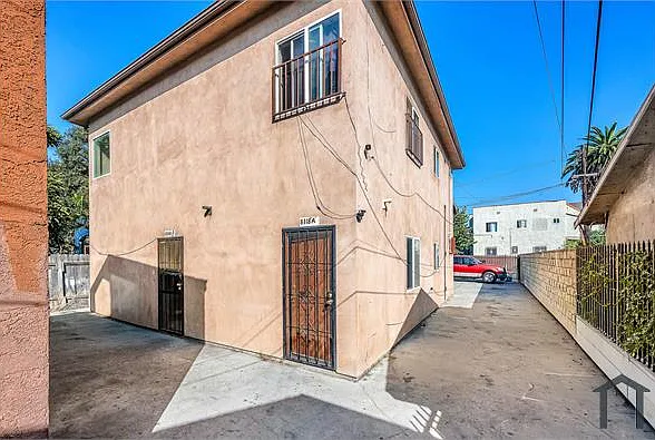 8318 S San Pedro St — Photo 13