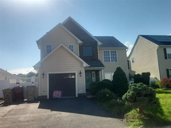 8 Marlin Dr, Bayville, NJ 08721