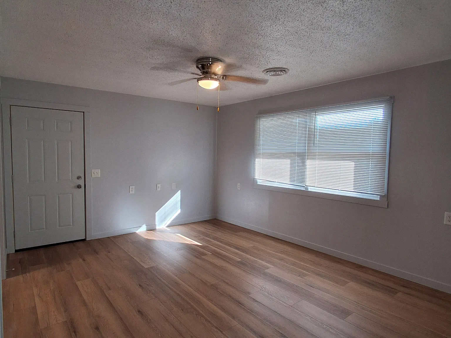 2 bed, $725 — Photo 3