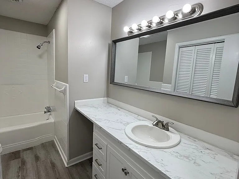 451 S Thomas St — Photo 16