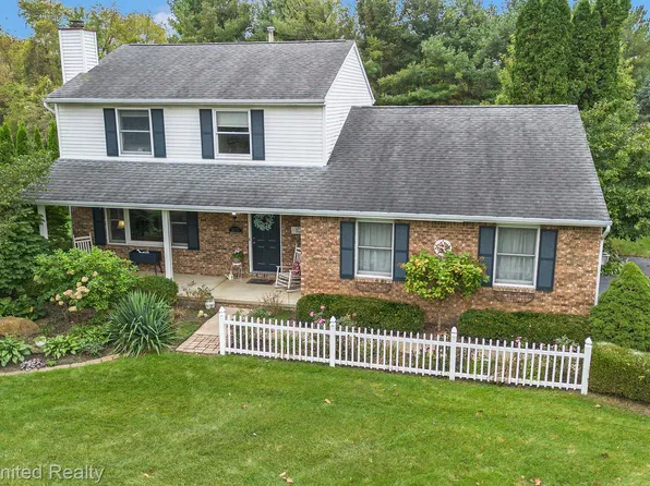 29371 Tonester Cir, New Hudson, MI 48165