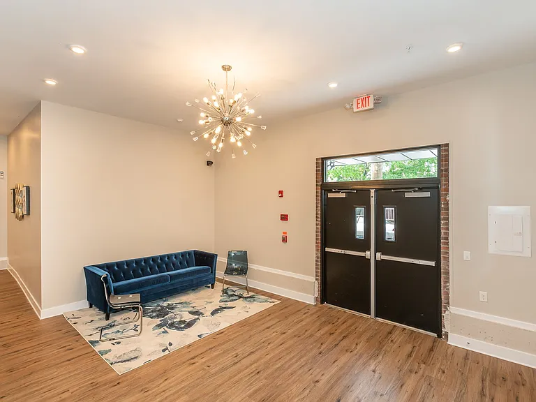 Brand New Modern Apartments — Photo 6