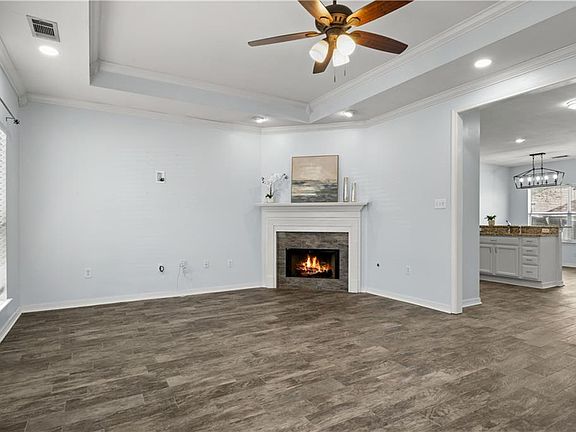 2nd image of 755 Labarre St