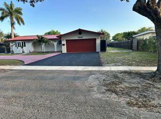 6940 Plantation Rd, Plantation, FL 33317