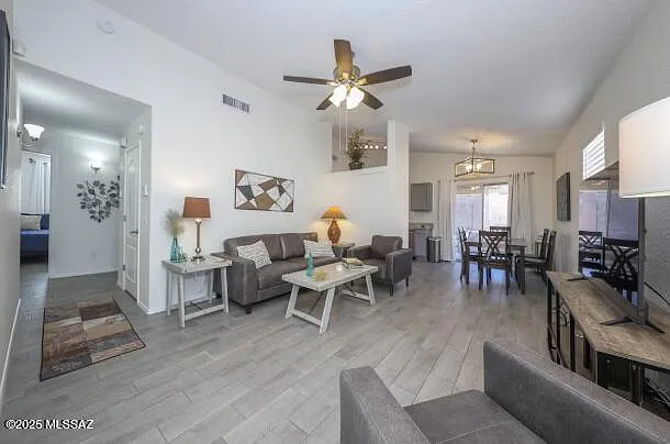 3 bed, 2.0 bath, 1177 sqft, $2,800 — Photo 3