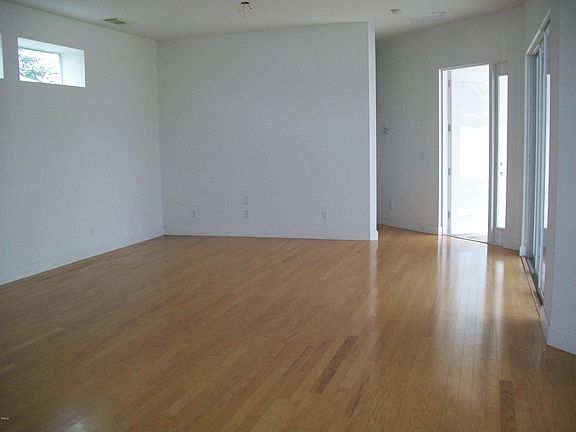 4th image of 443 NE Little Mullet Ct