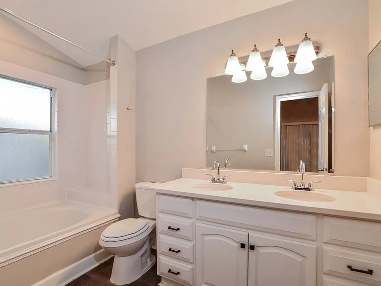 935 Brightview Dr — Photo 10