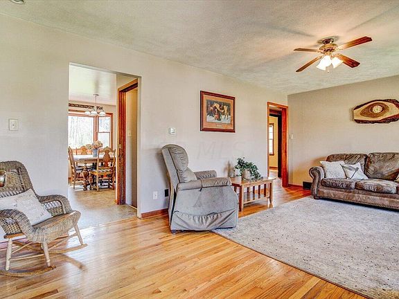 3rd image of 119 E Main St
