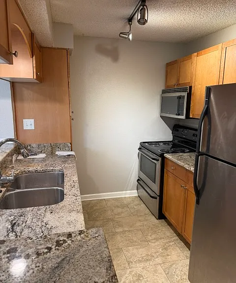 2500 Winding Creek Blvd — Photo 17