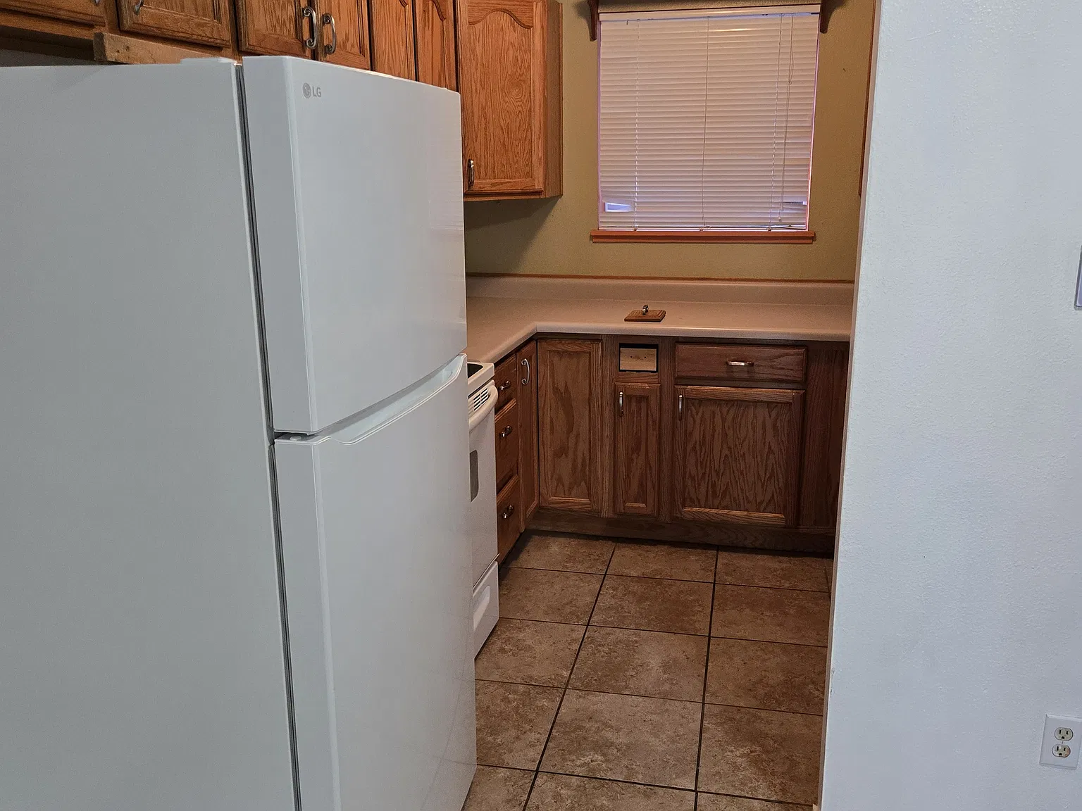 2 bed, 846 sqft, $1,400 — Photo 2