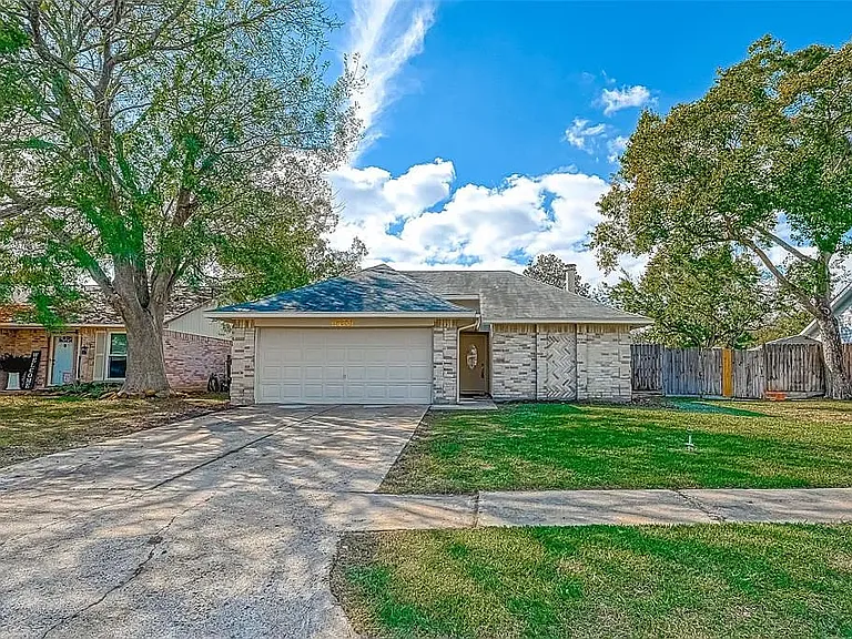 16938 Enchanted Cir E — Photo 1