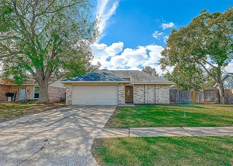 16938 Enchanted Cir E