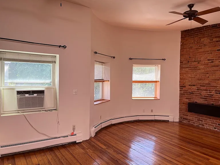 101 Cedar St #3 — Photo 6