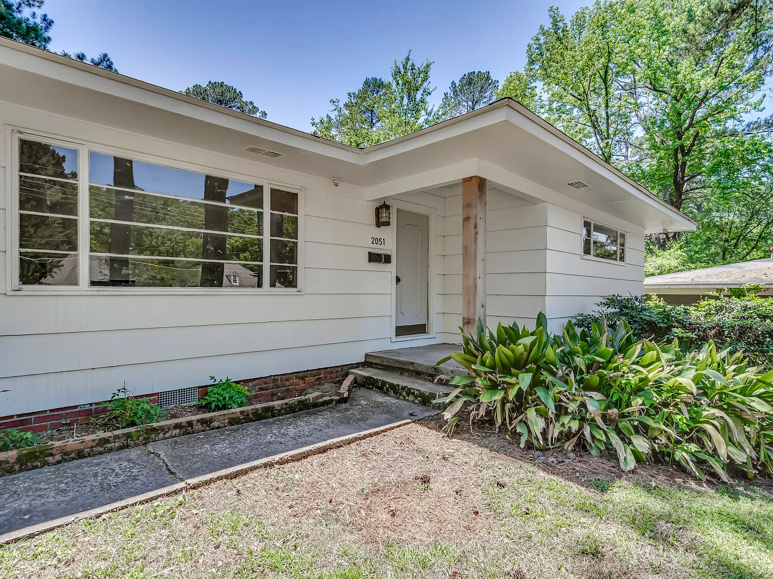 2051 Meadowbrook Rd — Photo 3